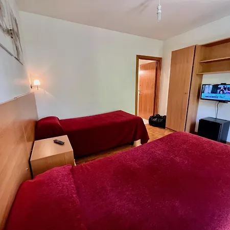 Hostal Madrazo-2